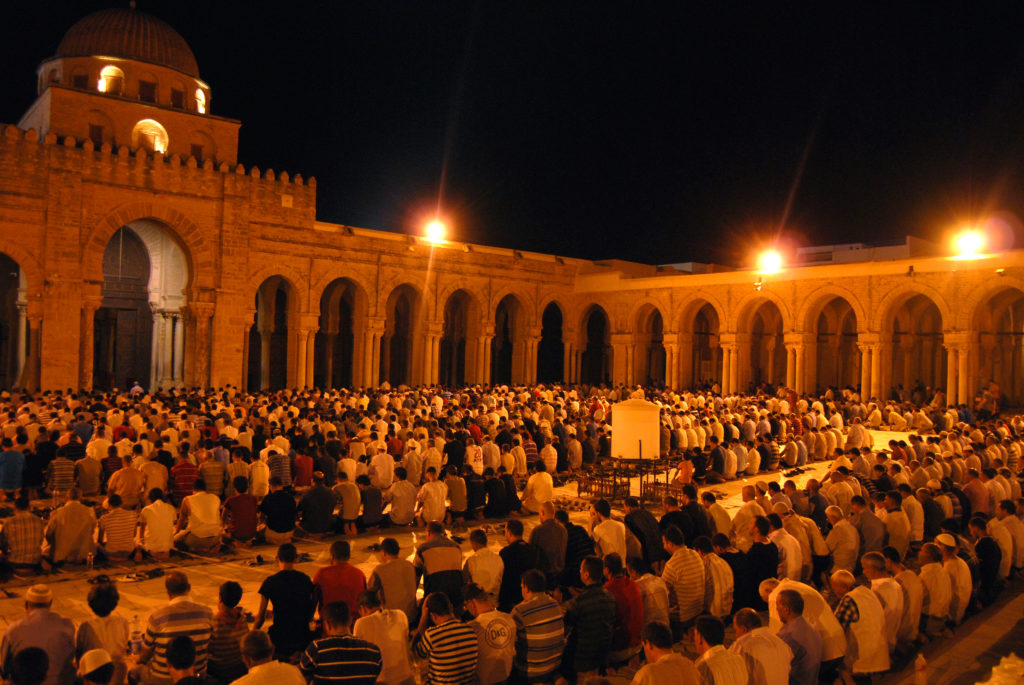 Prière_de_Tarawih_dans_la_Grande_Mosquée_de_Kairouan._Ramadan_2012
